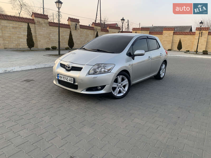 Toyota Auris (2007)