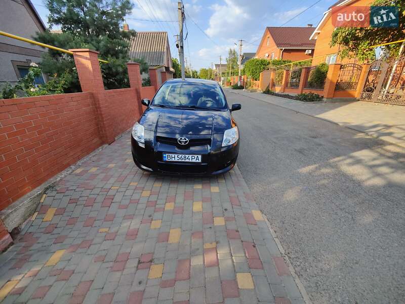 Toyota Auris (2008)
