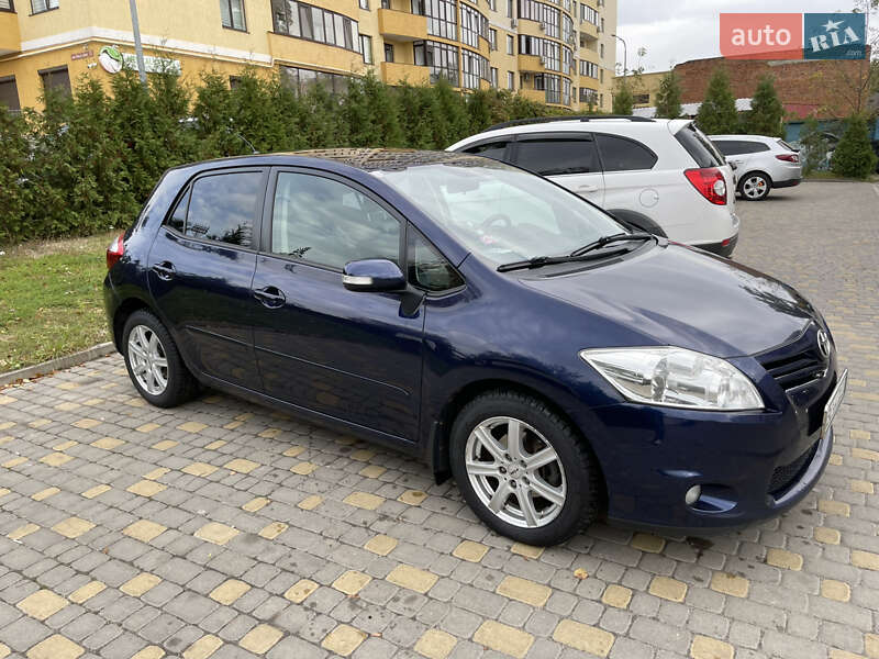 Toyota Auris (2011)