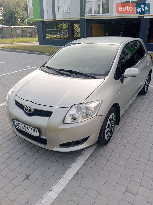 Toyota Auris (2007)