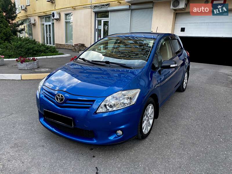 Toyota Auris (2011)