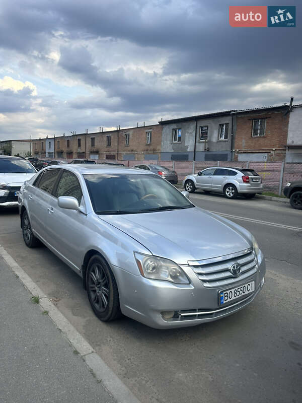 Toyota Avalon (2006)