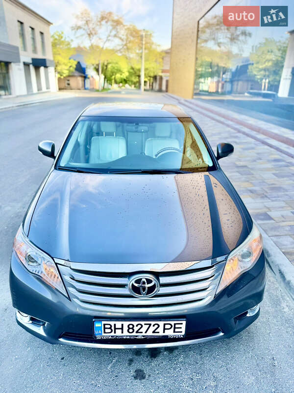 Toyota Avalon (2012)