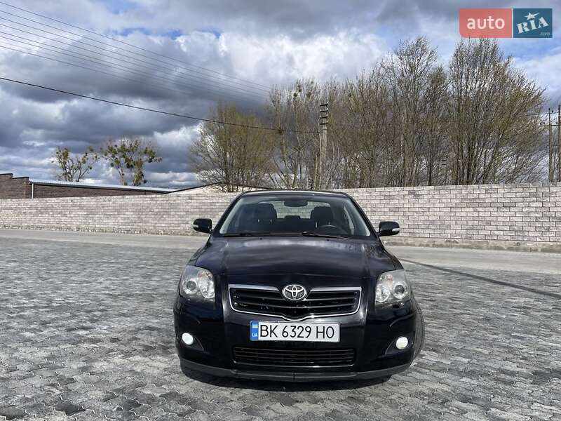Toyota Avensis (2008)
