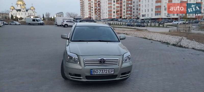 Toyota Avensis (2005)