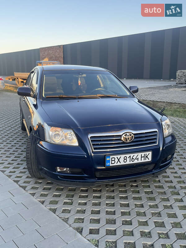 Toyota Avensis (2003)