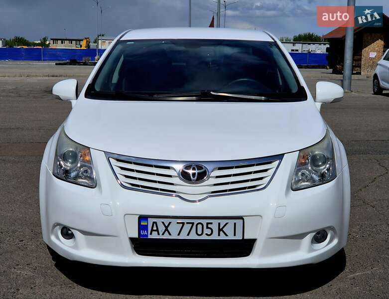 Toyota Avensis (2011)