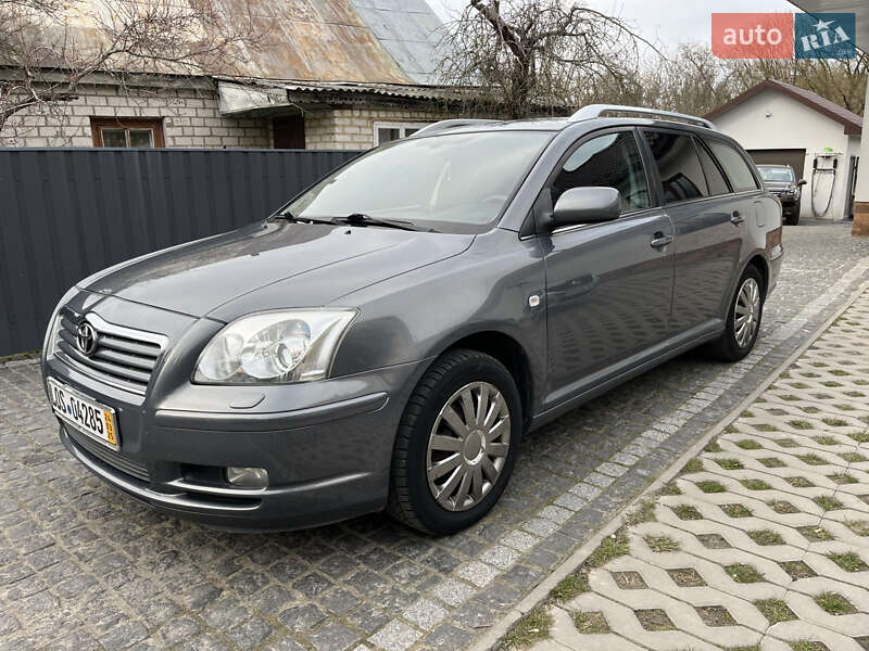 Toyota Avensis (2004)