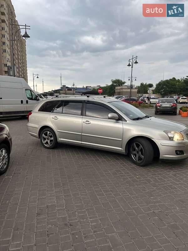 Toyota Avensis (2006)