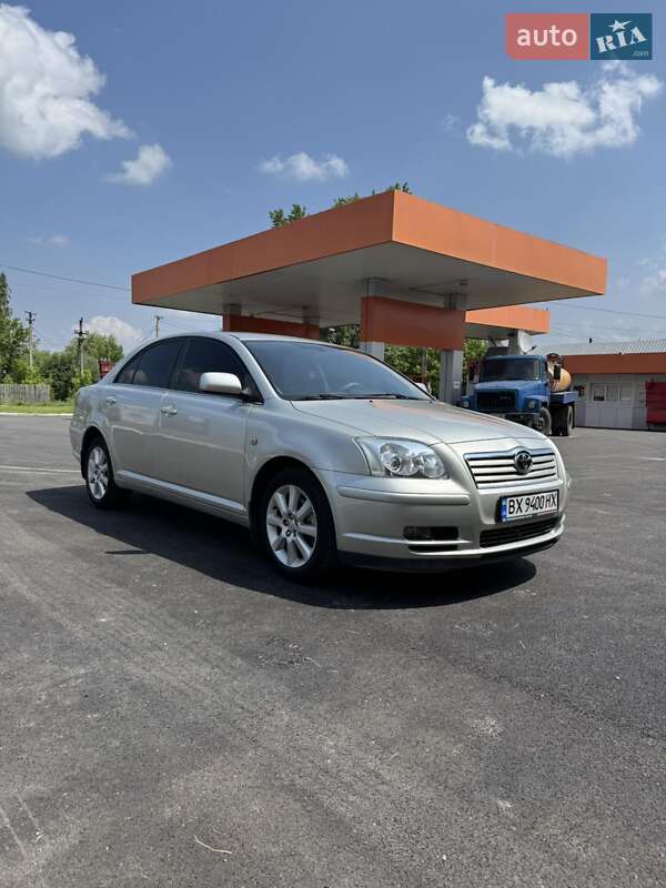 Toyota Avensis (2005)