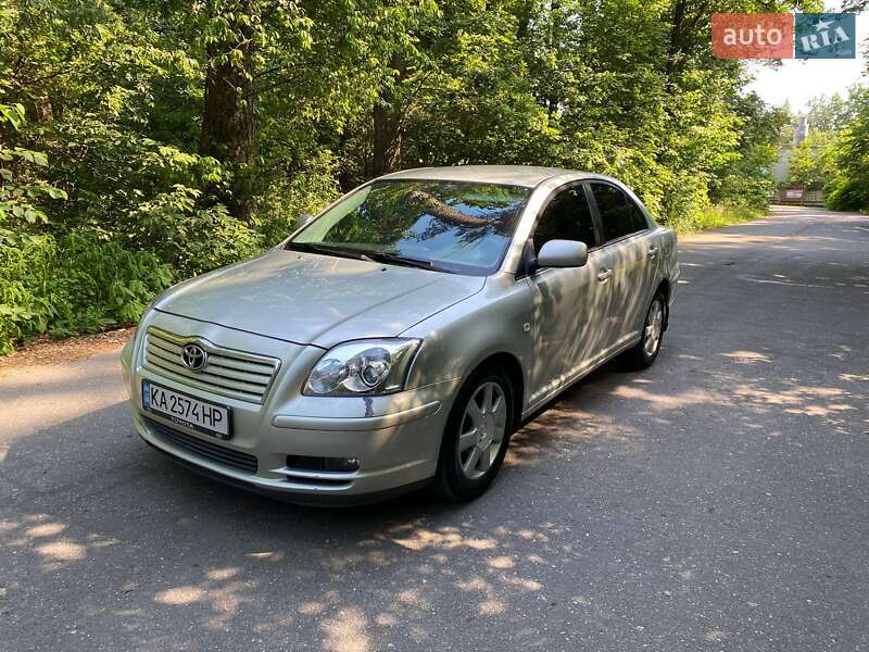 Toyota Avensis (2005)