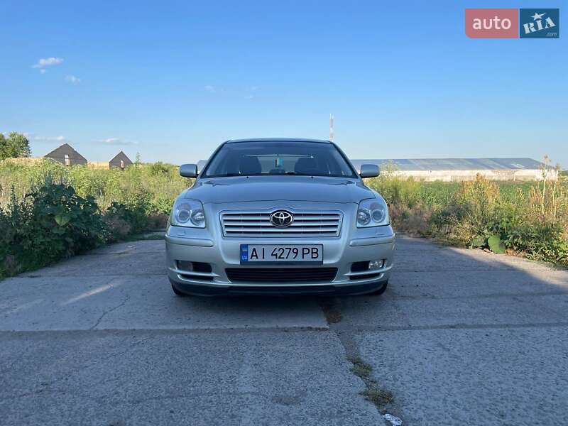 Toyota Avensis (2004)
