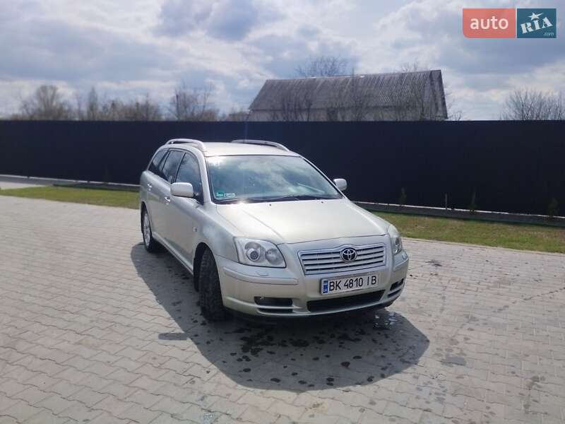 Toyota Avensis (2005)