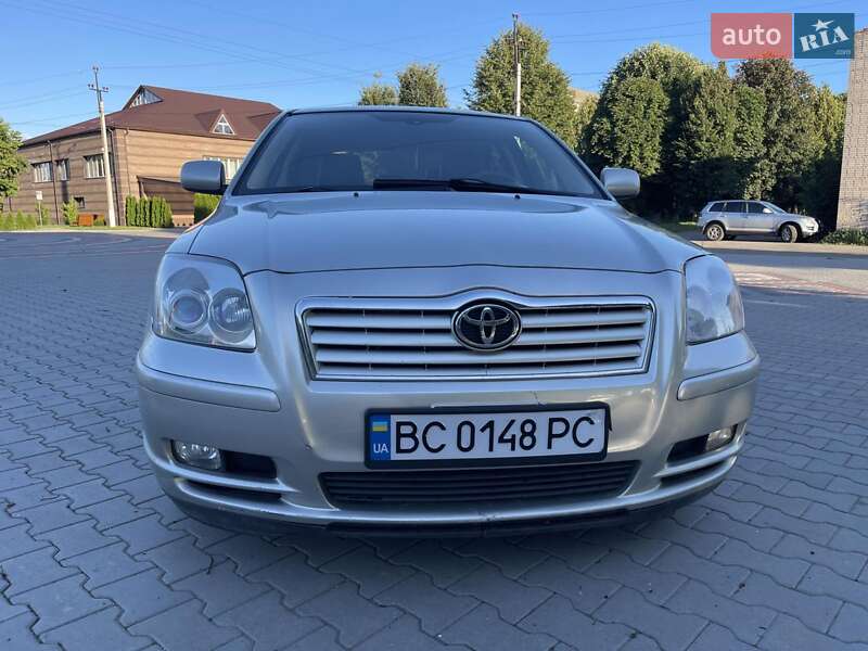 Toyota Avensis (2003)