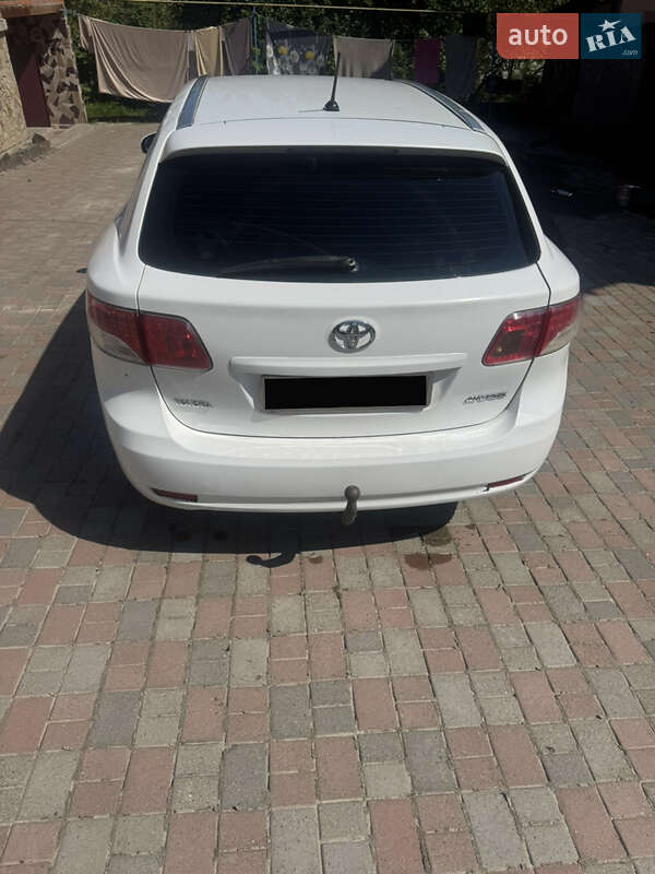 Toyota Avensis (2010)
