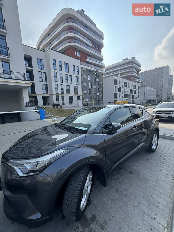 Toyota C-hr (2017)