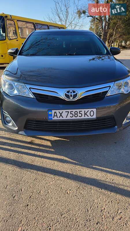 Toyota Camry (2013)