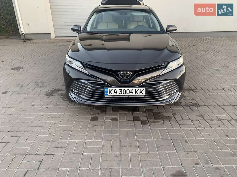 Toyota Camry (2018)