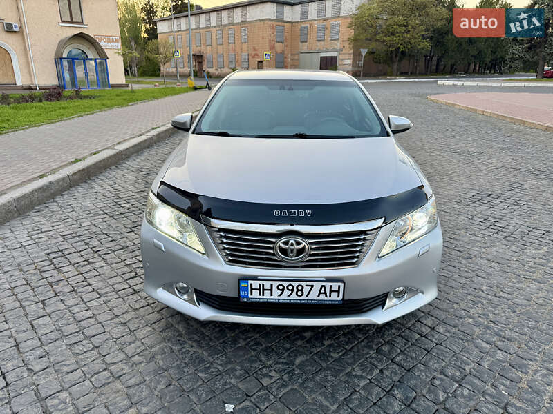 Toyota Camry (2012)