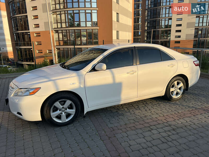 Toyota Camry (2008)