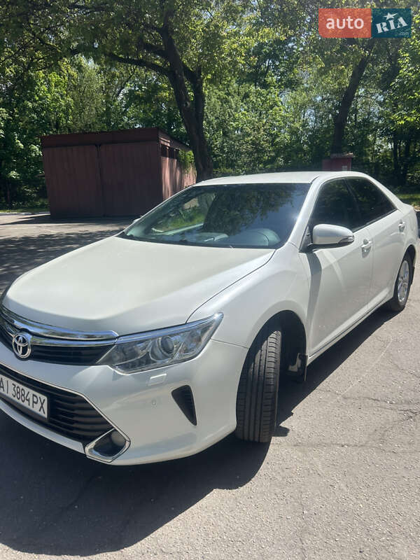 Toyota Camry (2014)