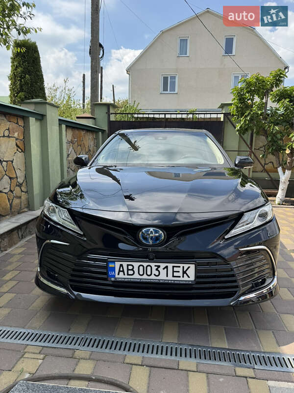 Toyota Camry (2024)