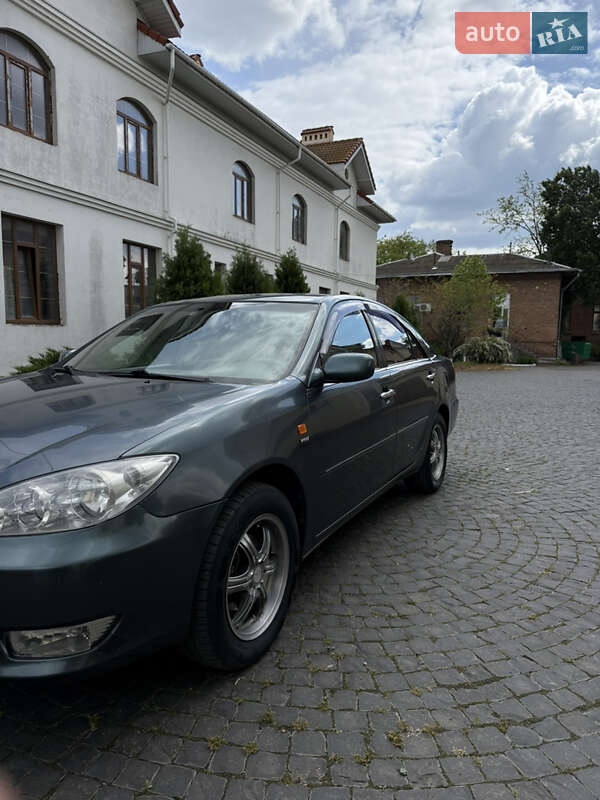 Toyota Camry (2006)