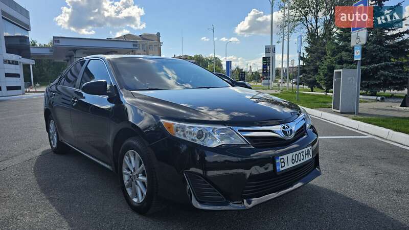 Toyota Camry (2012)