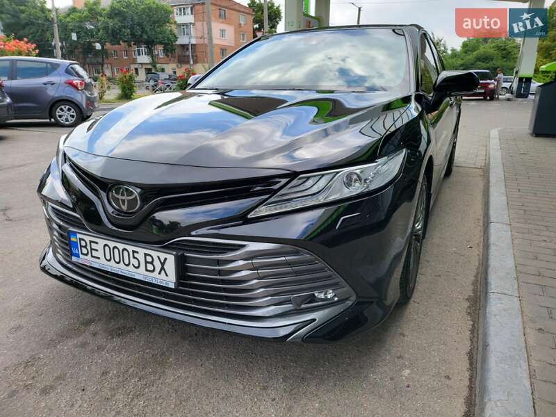 Toyota Camry (2020)