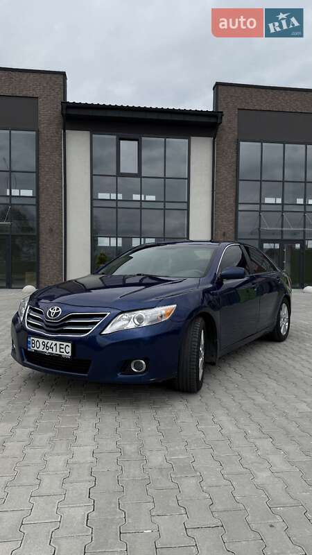 Toyota Camry (2010)
