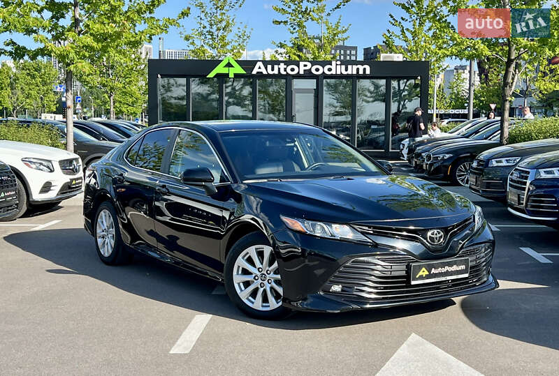 Toyota Camry (2017)