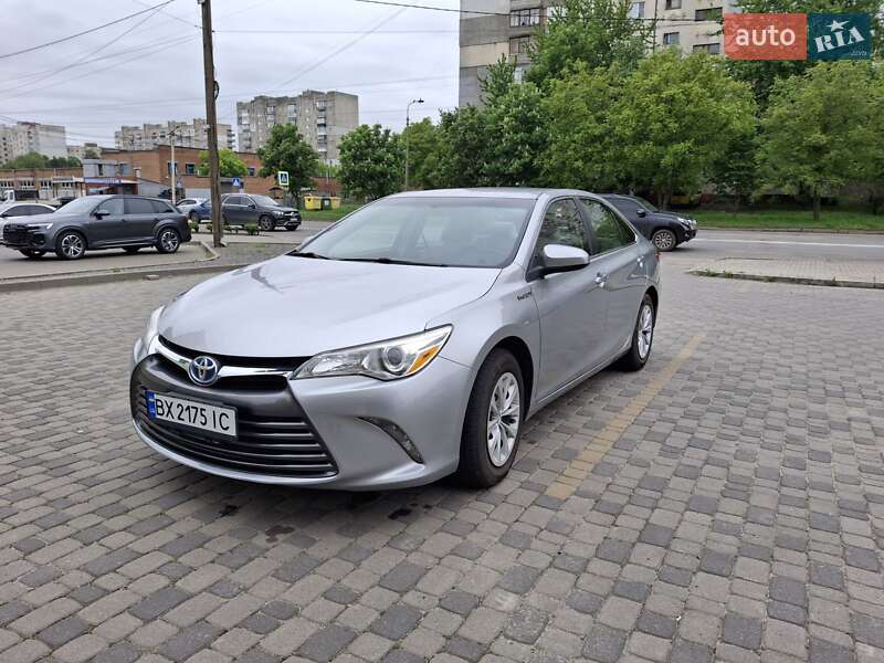 Toyota Camry (2015)