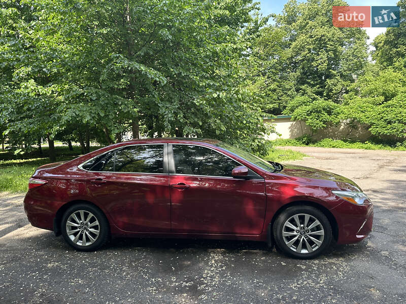 Toyota Camry (2017)