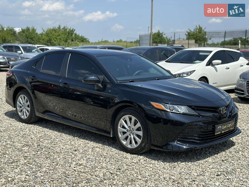 Toyota Camry (2019)