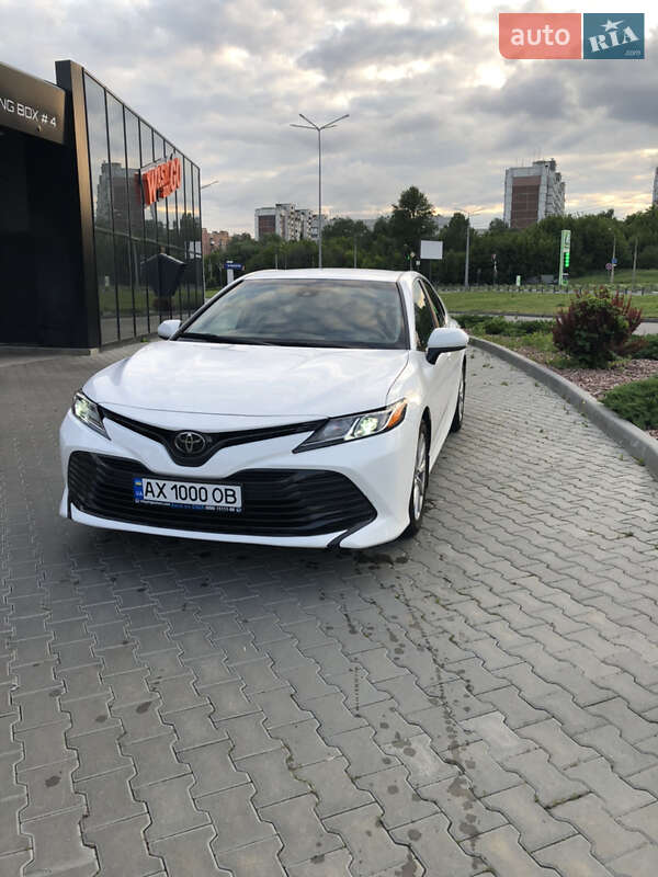 Toyota Camry (2018)