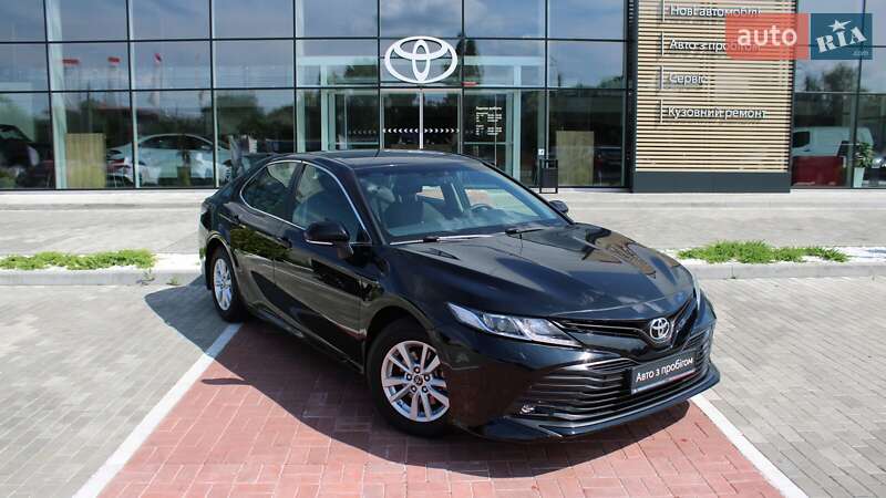 Toyota Camry (2018)