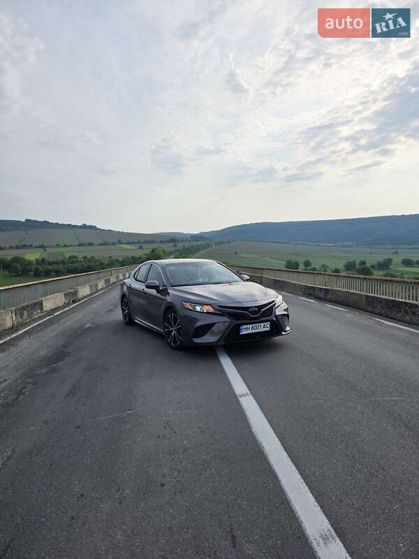 Toyota Camry (2018)