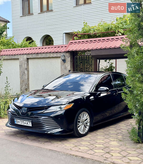 Toyota Camry (2017)