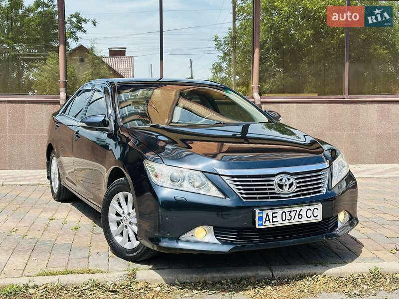 Toyota Camry (2012)
