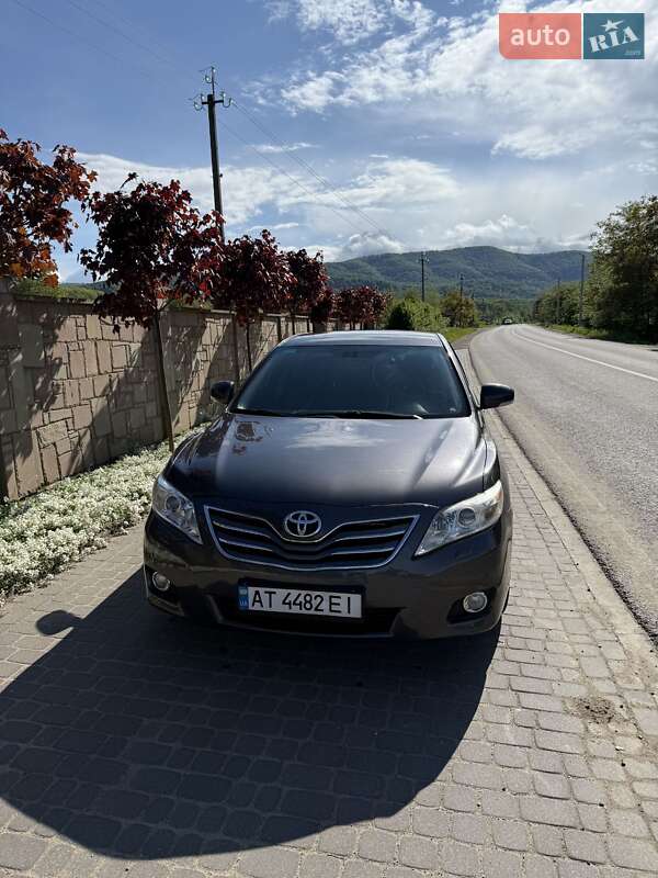 Toyota Camry (2010)