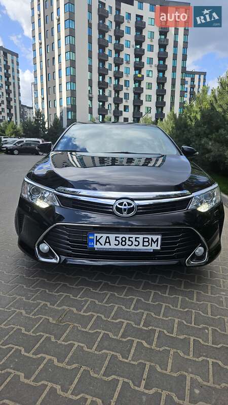 Toyota Camry (2017)