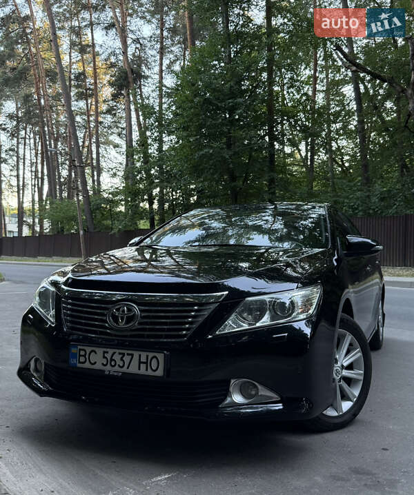 Toyota Camry (2012)