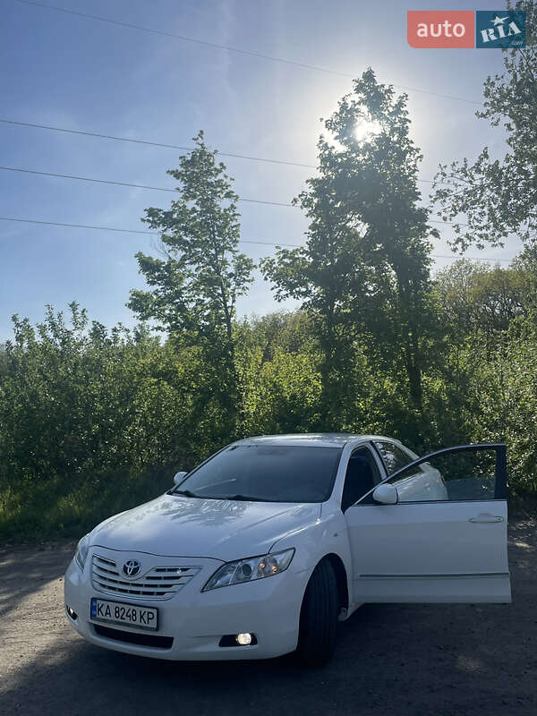 Toyota Camry (2008)