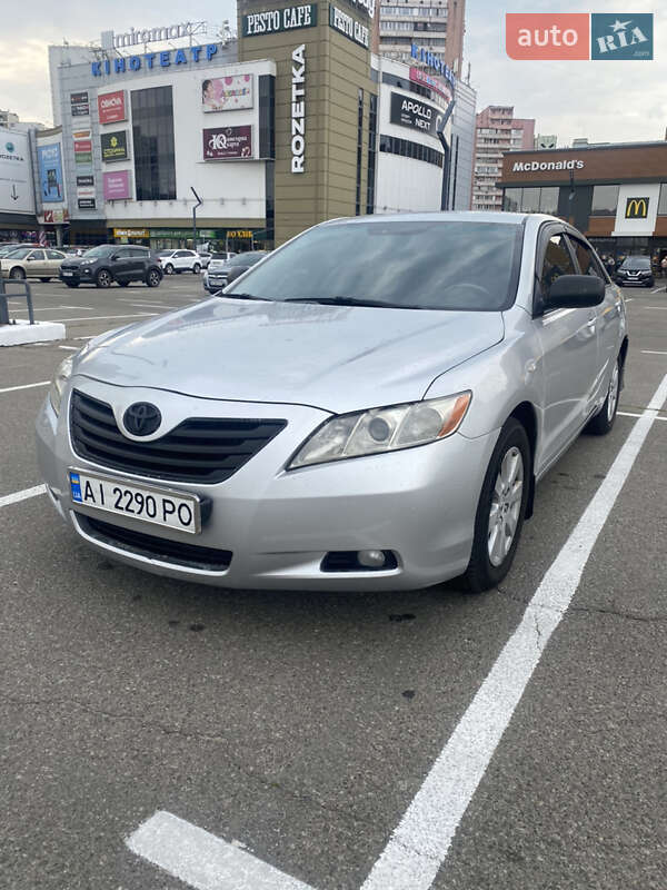 Toyota Camry (2006)