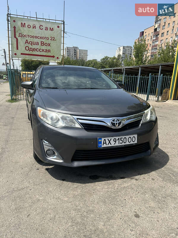 Toyota Camry (2012)
