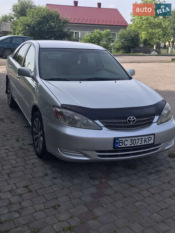 Toyota Camry (2003)