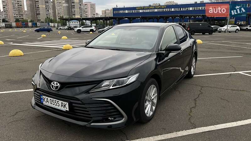 Toyota Camry (2024)