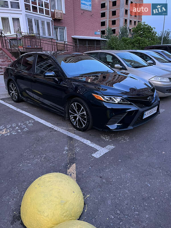 Toyota Camry (2018)