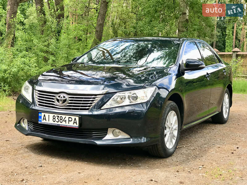 Toyota Camry (2013)