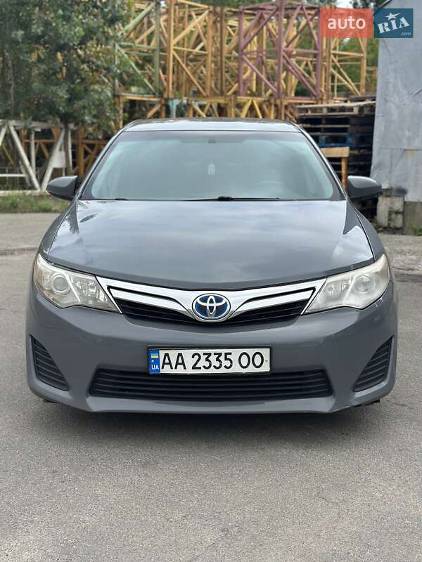 Toyota Camry (2013)